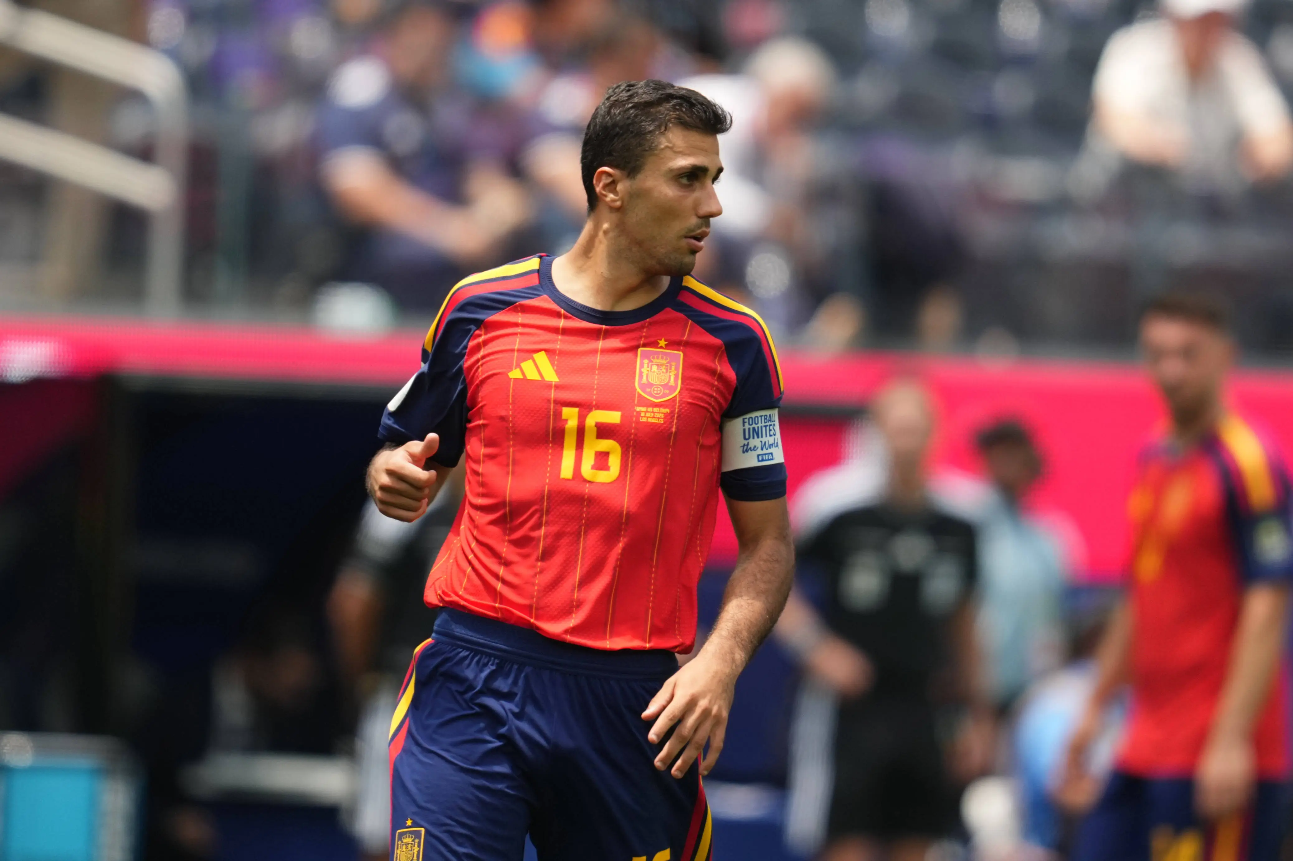 Mercado: Manchester City recusa nova oferta do Barcelona por Rodri e fixa preço final